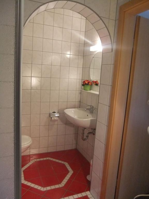 Zur Edlen Krone Нойхаузен Номер фото
